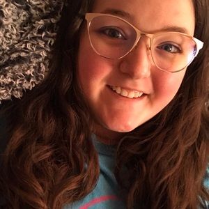 Meet your Posher, Julie